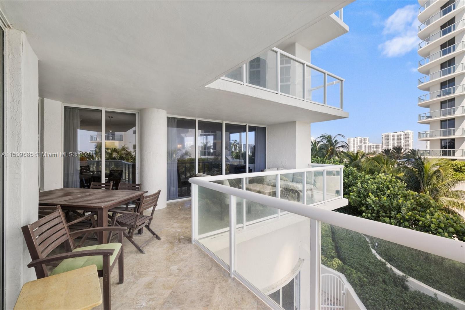 18671 Collins Ave 404, Sunny Isles Beach, Florida 33160, 2 Bedrooms Bedrooms, ,2 BathroomsBathrooms,Residential,For Sale,18671 Collins Ave 404,A11509685