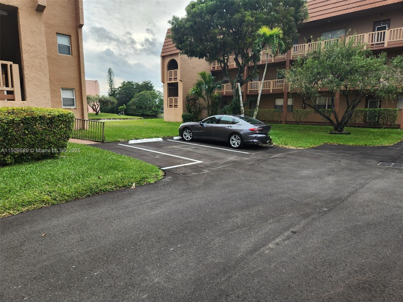 9620 Sunrise Lakes Blvd 211, Sunrise, Florida 33322, 2 Bedrooms Bedrooms, ,2 BathroomsBathrooms,Residential,For Sale,9620 Sunrise Lakes Blvd 211,A11509589