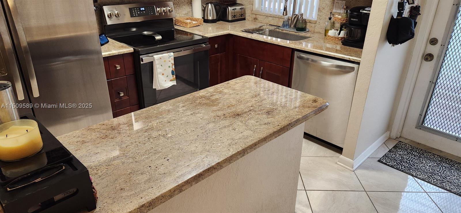 9620 Sunrise Lakes Blvd 211, Sunrise, Florida 33322, 2 Bedrooms Bedrooms, ,2 BathroomsBathrooms,Residential,For Sale,9620 Sunrise Lakes Blvd 211,A11509589
