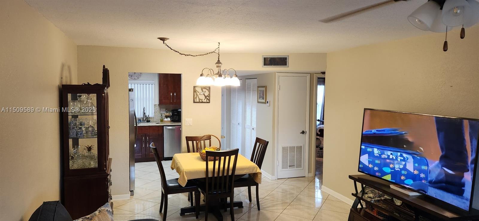 9620 Sunrise Lakes Blvd 211, Sunrise, Florida 33322, 2 Bedrooms Bedrooms, ,2 BathroomsBathrooms,Residential,For Sale,9620 Sunrise Lakes Blvd 211,A11509589