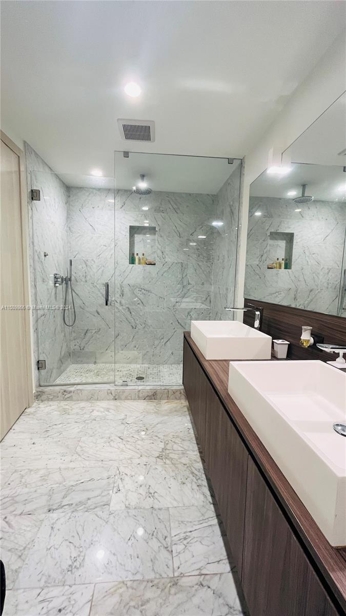 1000 S Brickell Plaza 3002, Miami, Florida 33131, 3 Bedrooms Bedrooms, ,3 BathroomsBathrooms,Residentiallease,For Rent,1000 S Brickell Plaza 3002,A11509866