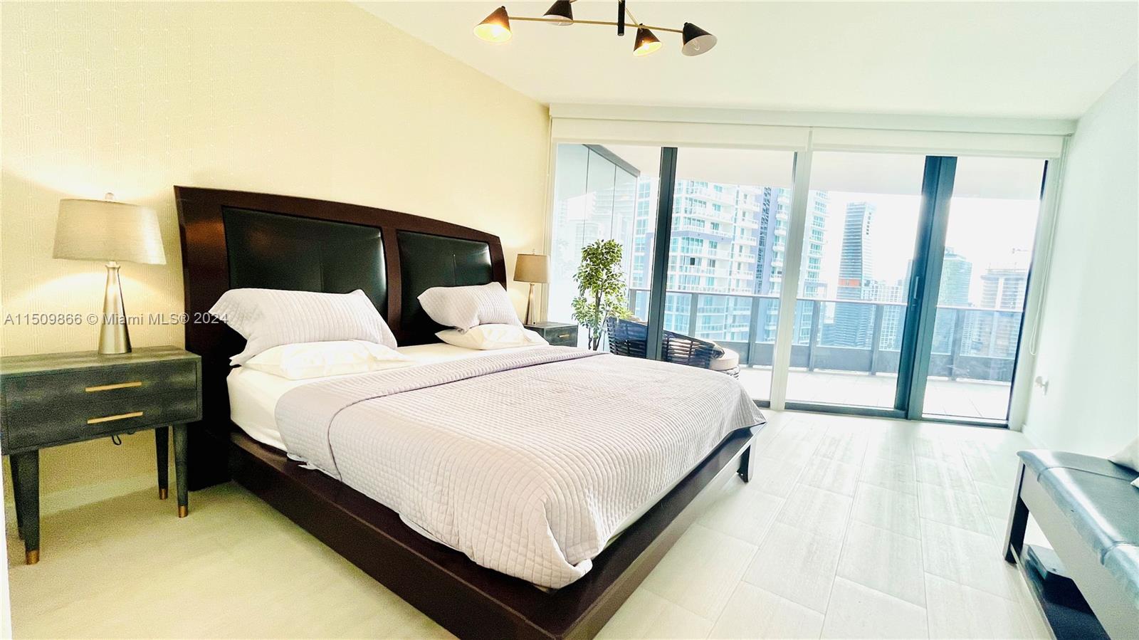 1000 S Brickell Plaza 3002, Miami, Florida 33131, 3 Bedrooms Bedrooms, ,3 BathroomsBathrooms,Residentiallease,For Rent,1000 S Brickell Plaza 3002,A11509866