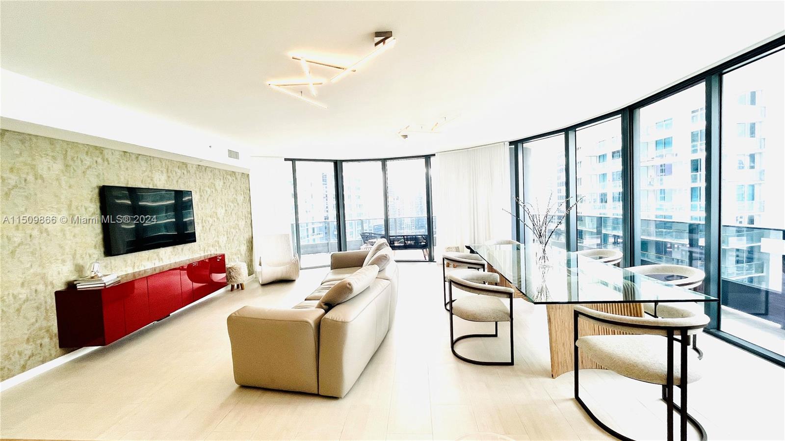1000 S Brickell Plaza 3002, Miami, Florida 33131, 3 Bedrooms Bedrooms, ,3 BathroomsBathrooms,Residentiallease,For Rent,1000 S Brickell Plaza 3002,A11509866