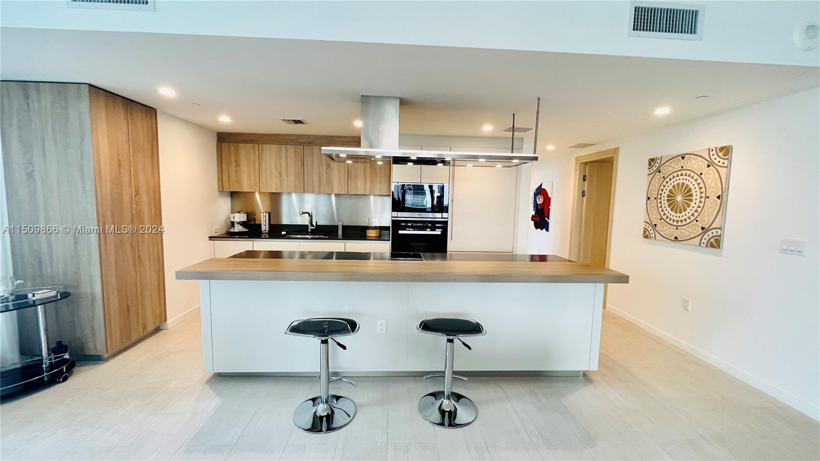 1000 S Brickell Plaza 3002, Miami, Florida 33131, 3 Bedrooms Bedrooms, ,3 BathroomsBathrooms,Residentiallease,For Rent,1000 S Brickell Plaza 3002,A11509866