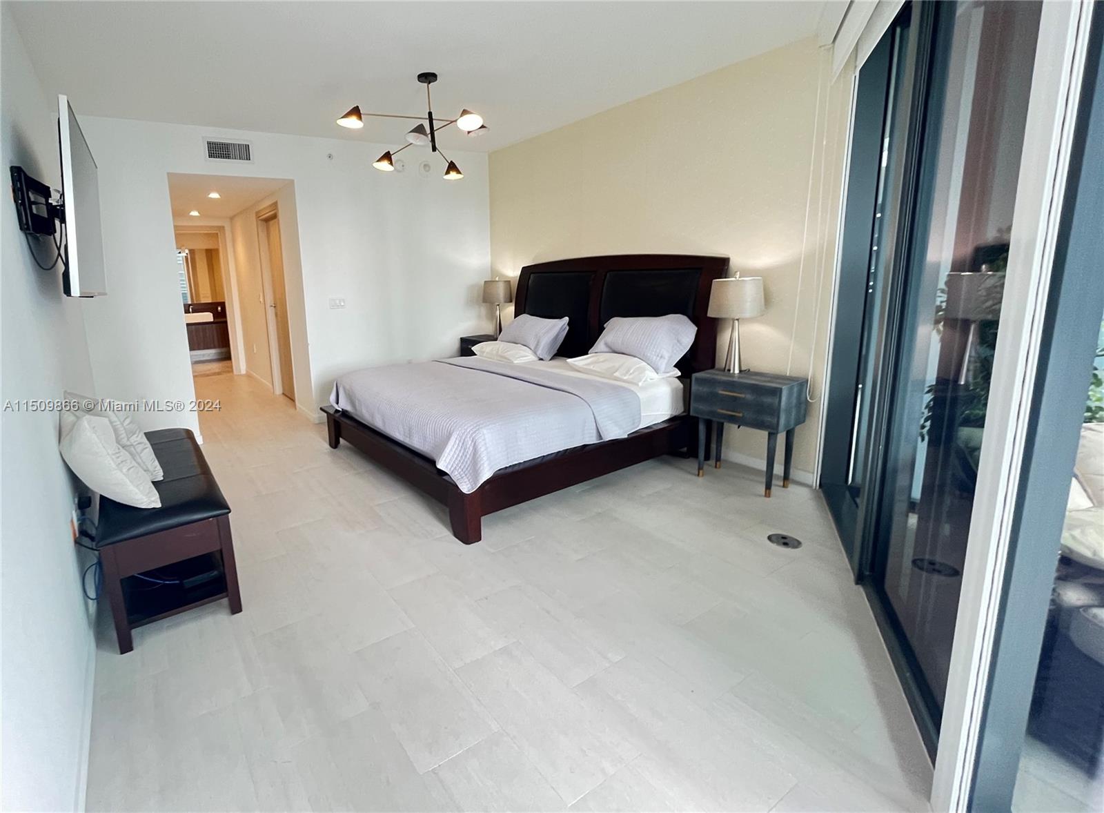 1000 S Brickell Plaza 3002, Miami, Florida 33131, 3 Bedrooms Bedrooms, ,3 BathroomsBathrooms,Residentiallease,For Rent,1000 S Brickell Plaza 3002,A11509866