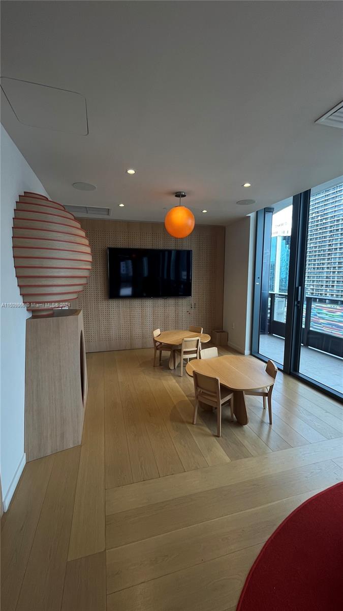 1000 S Brickell Plaza 3002, Miami, Florida 33131, 3 Bedrooms Bedrooms, ,3 BathroomsBathrooms,Residentiallease,For Rent,1000 S Brickell Plaza 3002,A11509866