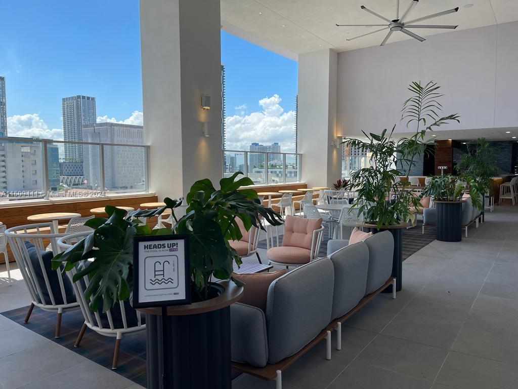 227 NE 2nd St 1703, Miami, Florida 33132, 1 Bedroom Bedrooms, ,1 BathroomBathrooms,Residential,For Sale,227 NE 2nd St 1703,A11509444