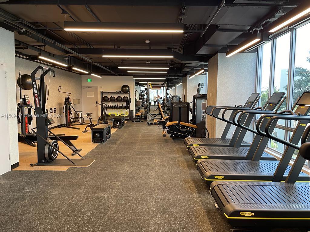 227 NE 2nd St 1703, Miami, Florida 33132, 1 Bedroom Bedrooms, ,1 BathroomBathrooms,Residential,For Sale,227 NE 2nd St 1703,A11509444