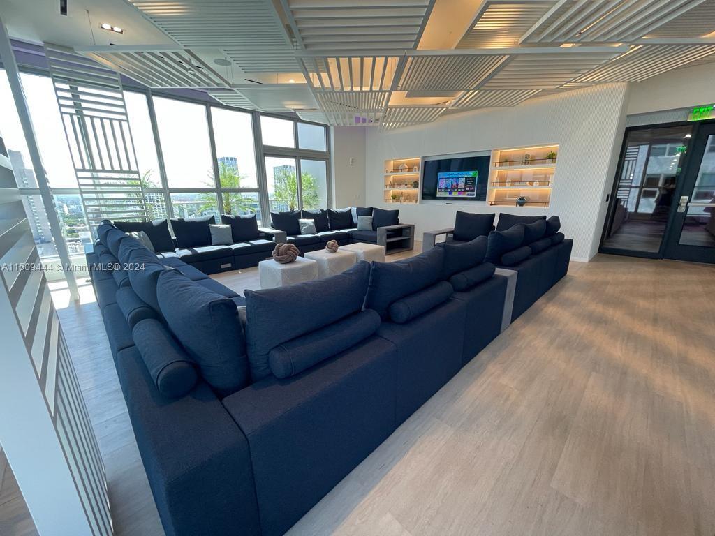 227 NE 2nd St 1703, Miami, Florida 33132, 1 Bedroom Bedrooms, ,1 BathroomBathrooms,Residential,For Sale,227 NE 2nd St 1703,A11509444