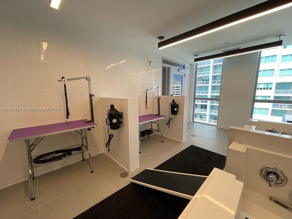 227 NE 2nd St 1703, Miami, Florida 33132, 1 Bedroom Bedrooms, ,1 BathroomBathrooms,Residential,For Sale,227 NE 2nd St 1703,A11509444