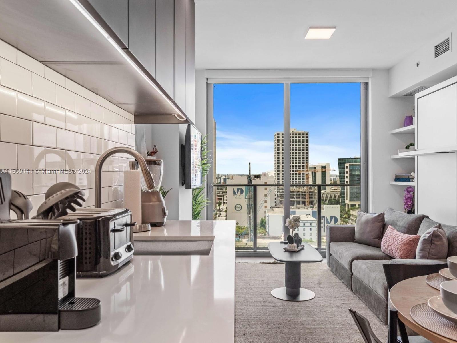 227 NE 2nd St 1703, Miami, Florida 33132, 1 Bedroom Bedrooms, ,1 BathroomBathrooms,Residential,For Sale,227 NE 2nd St 1703,A11509444