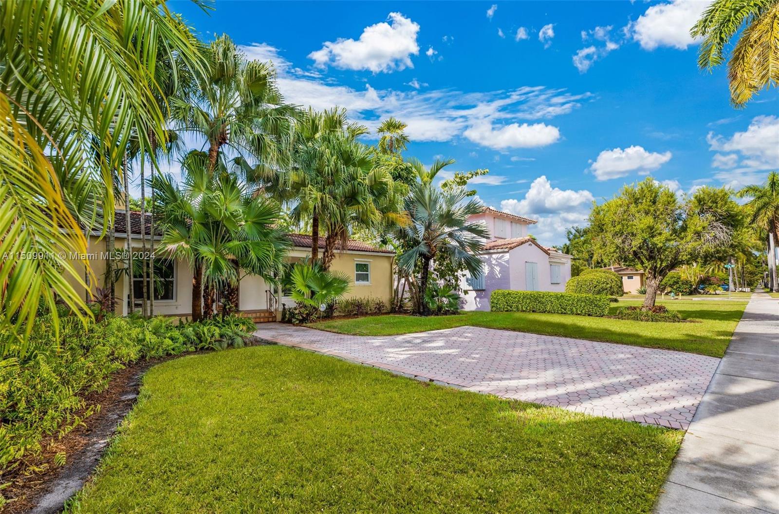 1050 Harrison St, Hollywood, Florida 33019, 4 Bedrooms Bedrooms, ,3 BathroomsBathrooms,Residentiallease,For Rent,1050 Harrison St,A11509911
