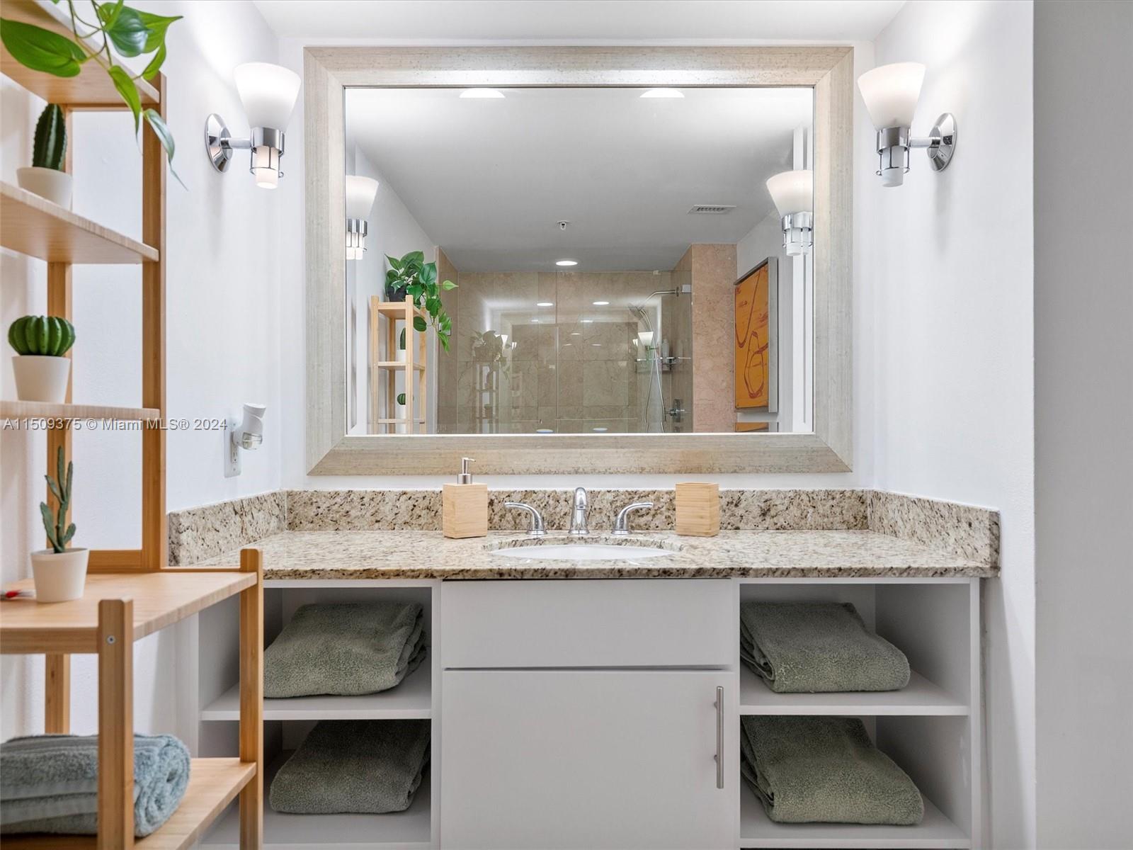 2670 E Sunrise Blvd 823, Fort Lauderdale, Florida 33304, 1 Bedroom Bedrooms, ,1 BathroomBathrooms,Residential,For Sale,2670 E Sunrise Blvd 823,A11509375