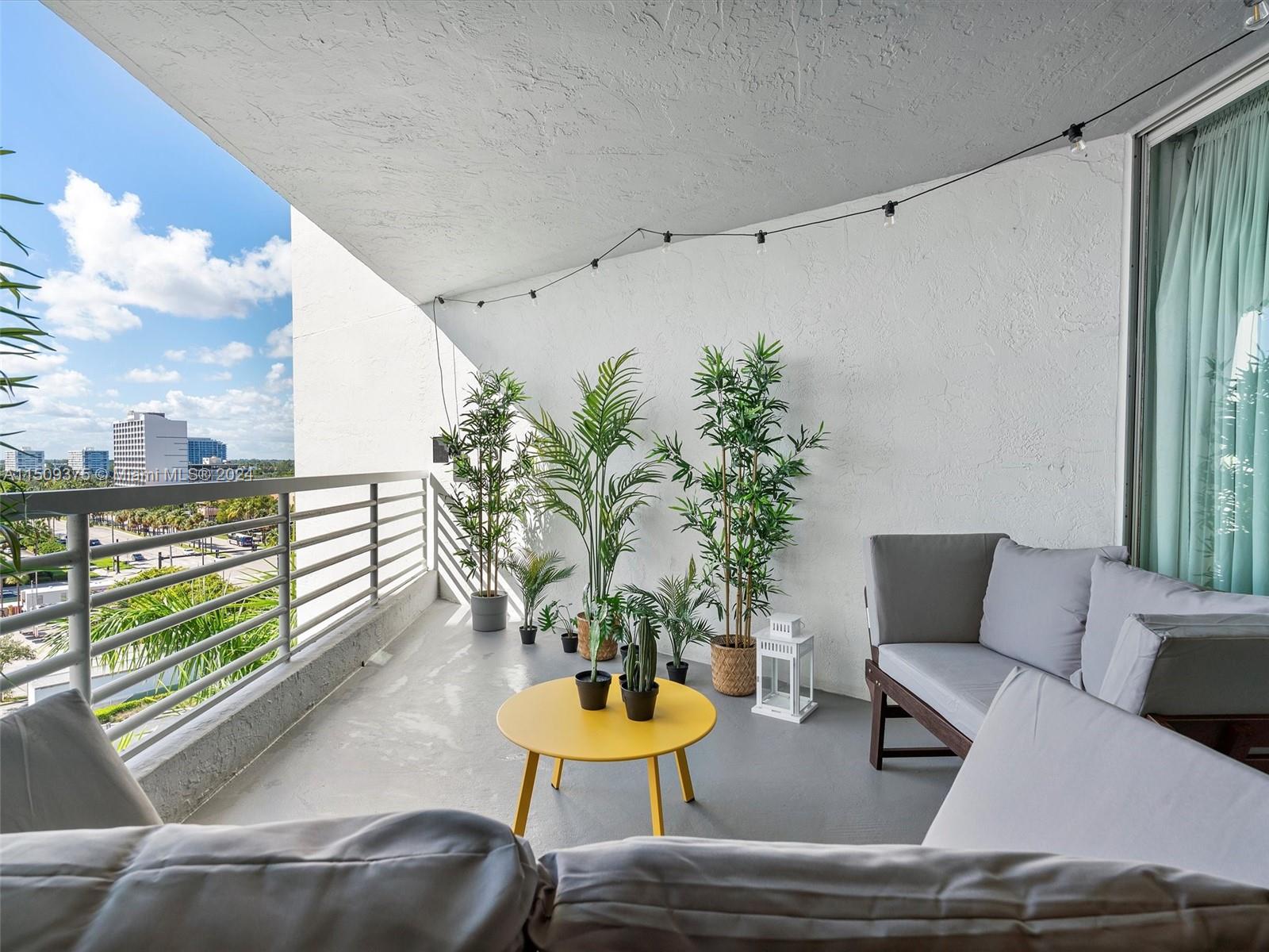 2670 E Sunrise Blvd 823, Fort Lauderdale, Florida 33304, 1 Bedroom Bedrooms, ,1 BathroomBathrooms,Residential,For Sale,2670 E Sunrise Blvd 823,A11509375