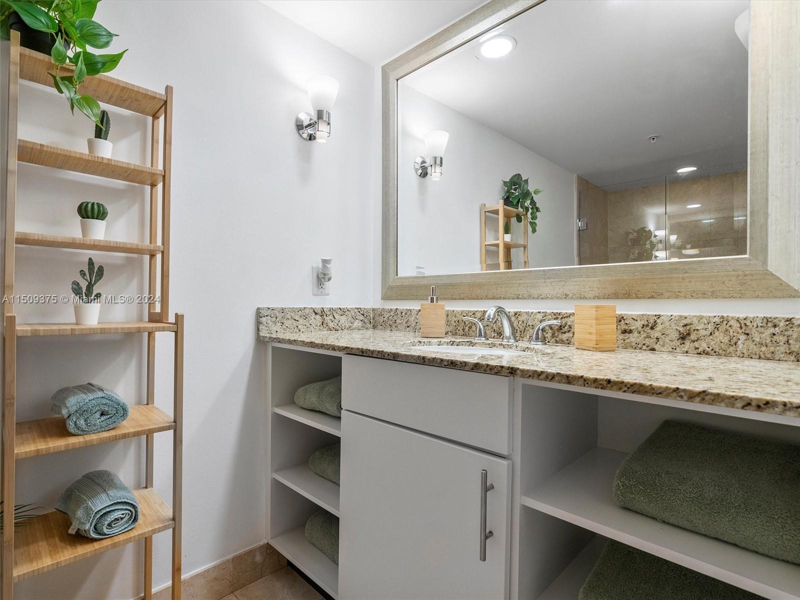 2670 E Sunrise Blvd 823, Fort Lauderdale, Florida 33304, 1 Bedroom Bedrooms, ,1 BathroomBathrooms,Residential,For Sale,2670 E Sunrise Blvd 823,A11509375