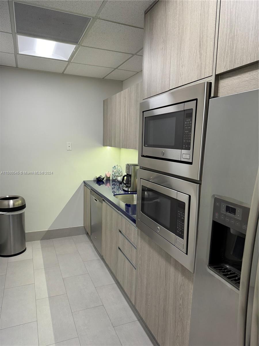 200 SE 1 ST PH12, Miami, Florida 33131, ,Commerciallease,For Rent,200 SE 1 ST PH12,A11500545