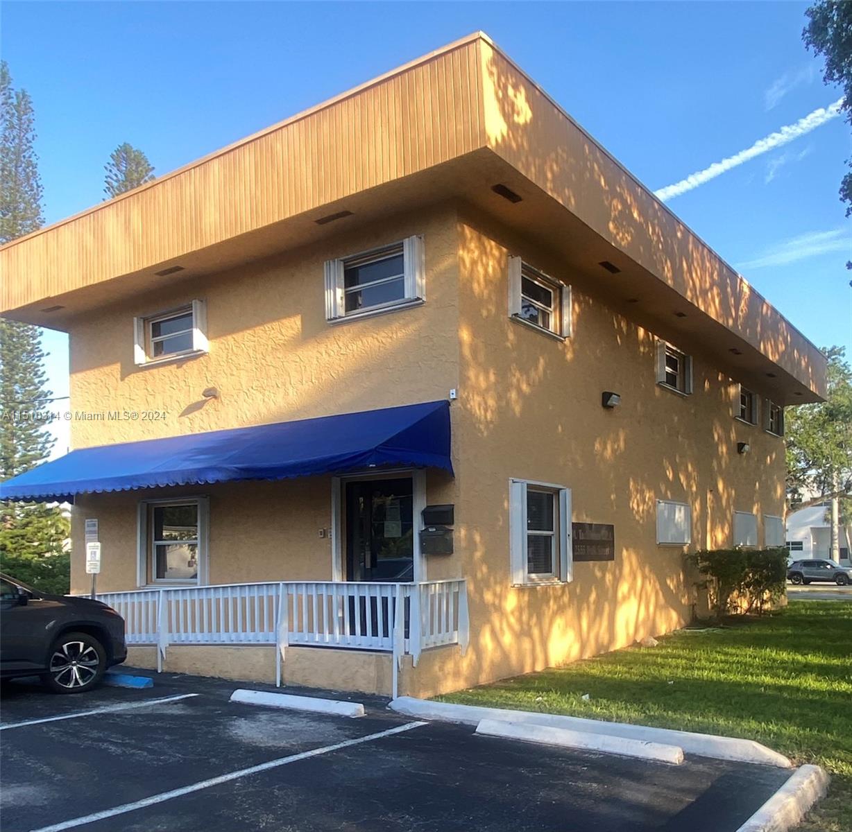 2555 Polk St, Hollywood, Florida 33020, ,Commercialsale,For Sale,2555 Polk St,A11510314