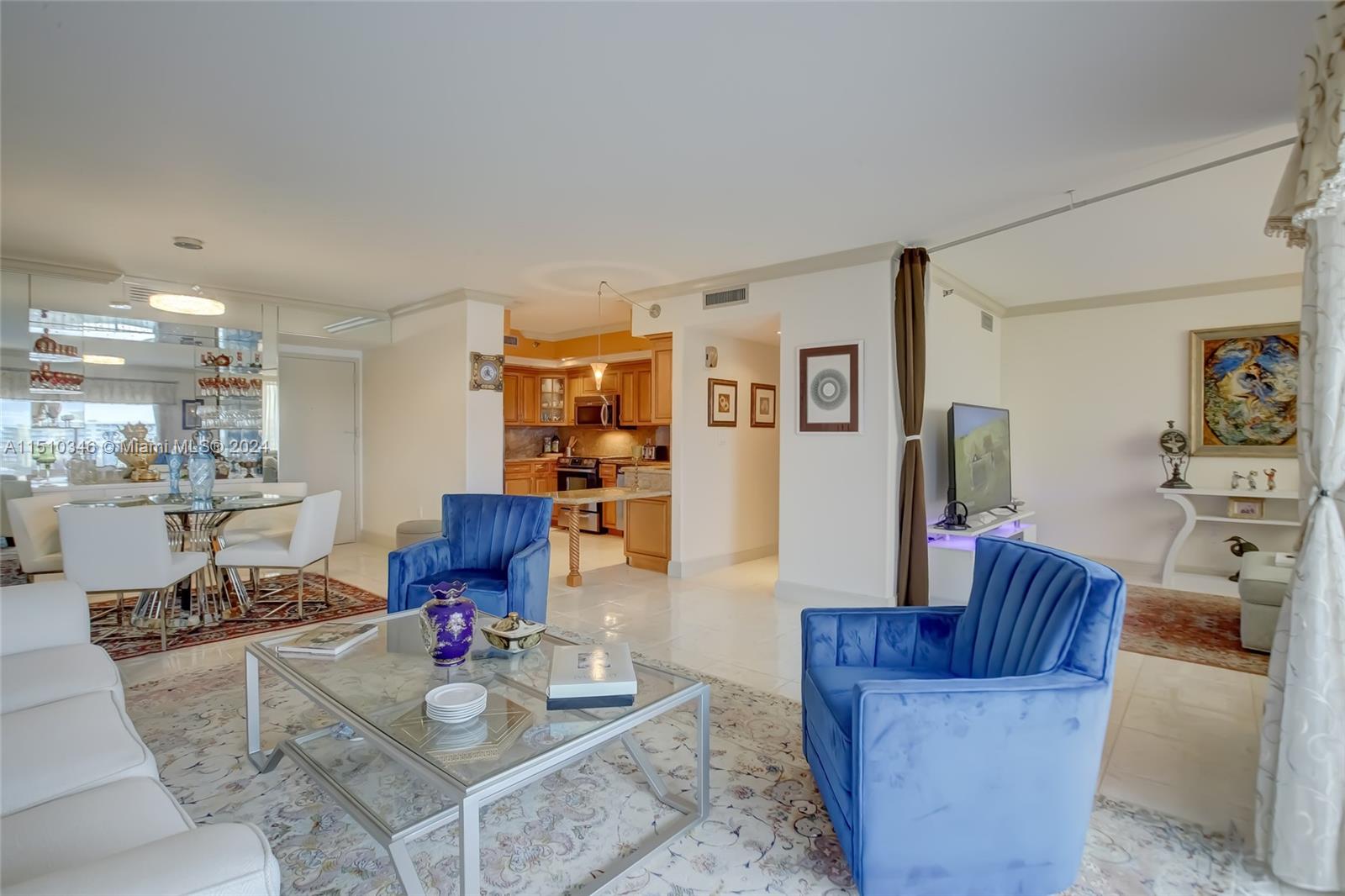 3850 Washington St 812, Hollywood, Florida 33021, 2 Bedrooms Bedrooms, ,2 BathroomsBathrooms,Residential,For Sale,3850 Washington St 812,A11510346
