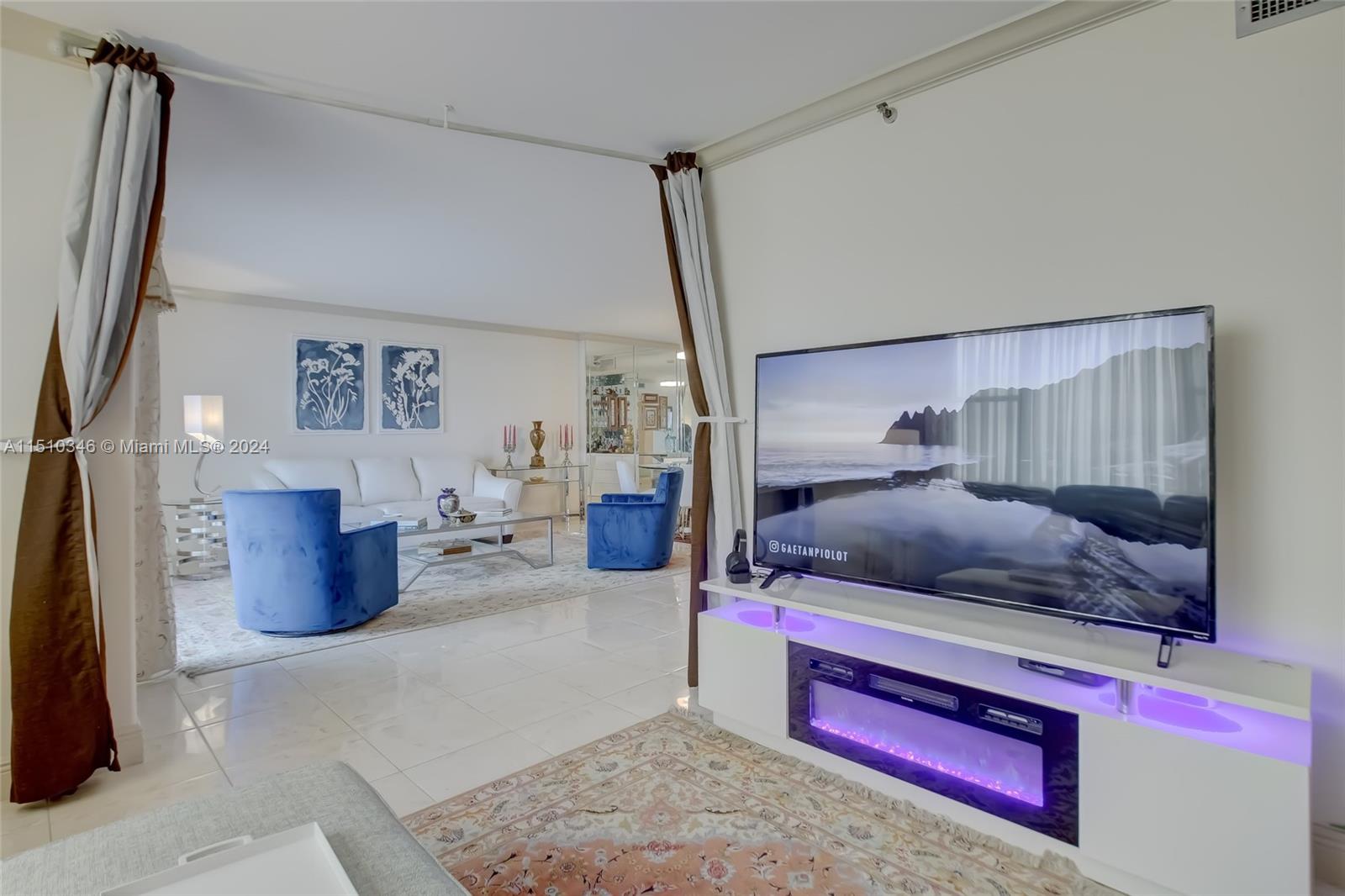 3850 Washington St 812, Hollywood, Florida 33021, 2 Bedrooms Bedrooms, ,2 BathroomsBathrooms,Residential,For Sale,3850 Washington St 812,A11510346