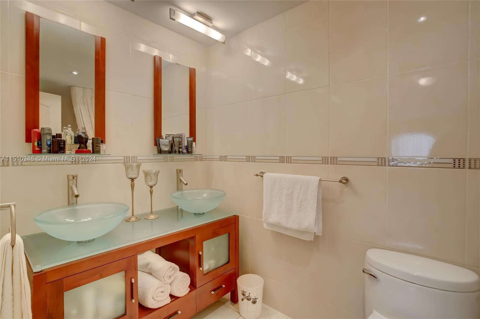 3850 Washington St 812, Hollywood, Florida 33021, 2 Bedrooms Bedrooms, ,2 BathroomsBathrooms,Residential,For Sale,3850 Washington St 812,A11510346
