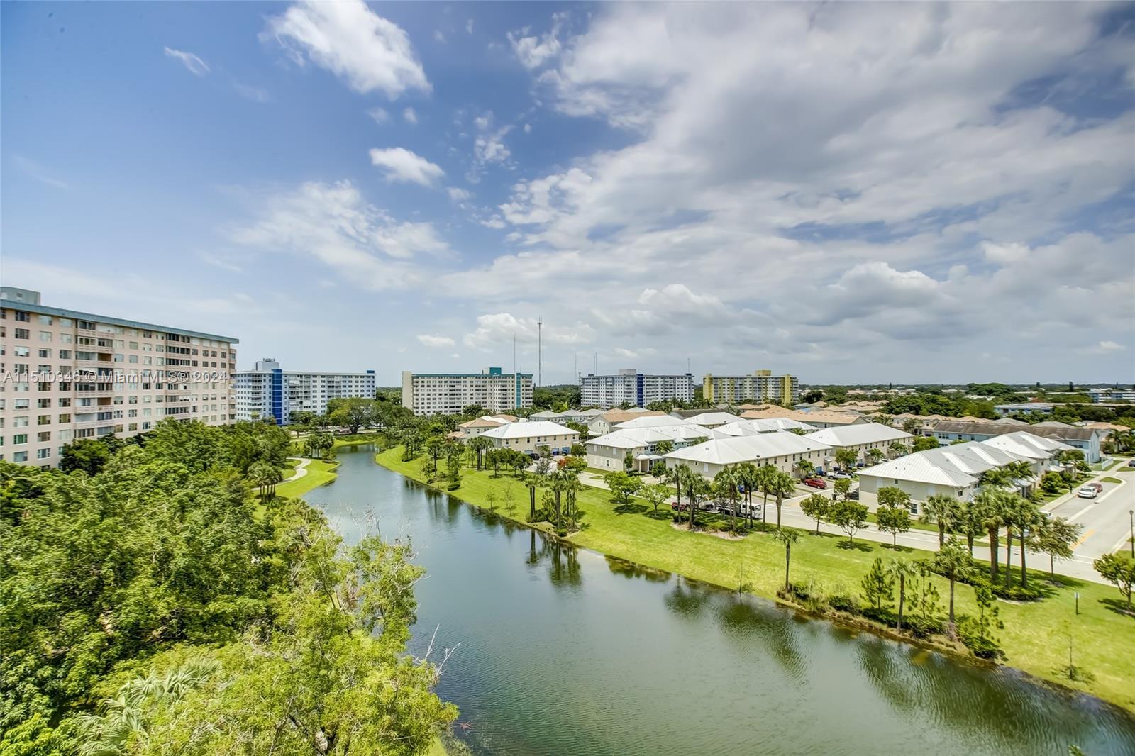 3850 Washington St 812, Hollywood, Florida 33021, 2 Bedrooms Bedrooms, ,2 BathroomsBathrooms,Residential,For Sale,3850 Washington St 812,A11510346