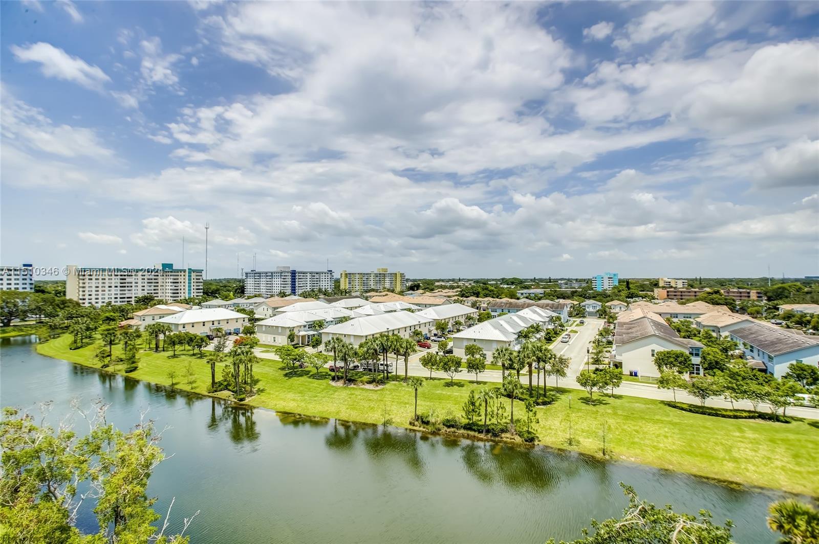 3850 Washington St 812, Hollywood, Florida 33021, 2 Bedrooms Bedrooms, ,2 BathroomsBathrooms,Residential,For Sale,3850 Washington St 812,A11510346