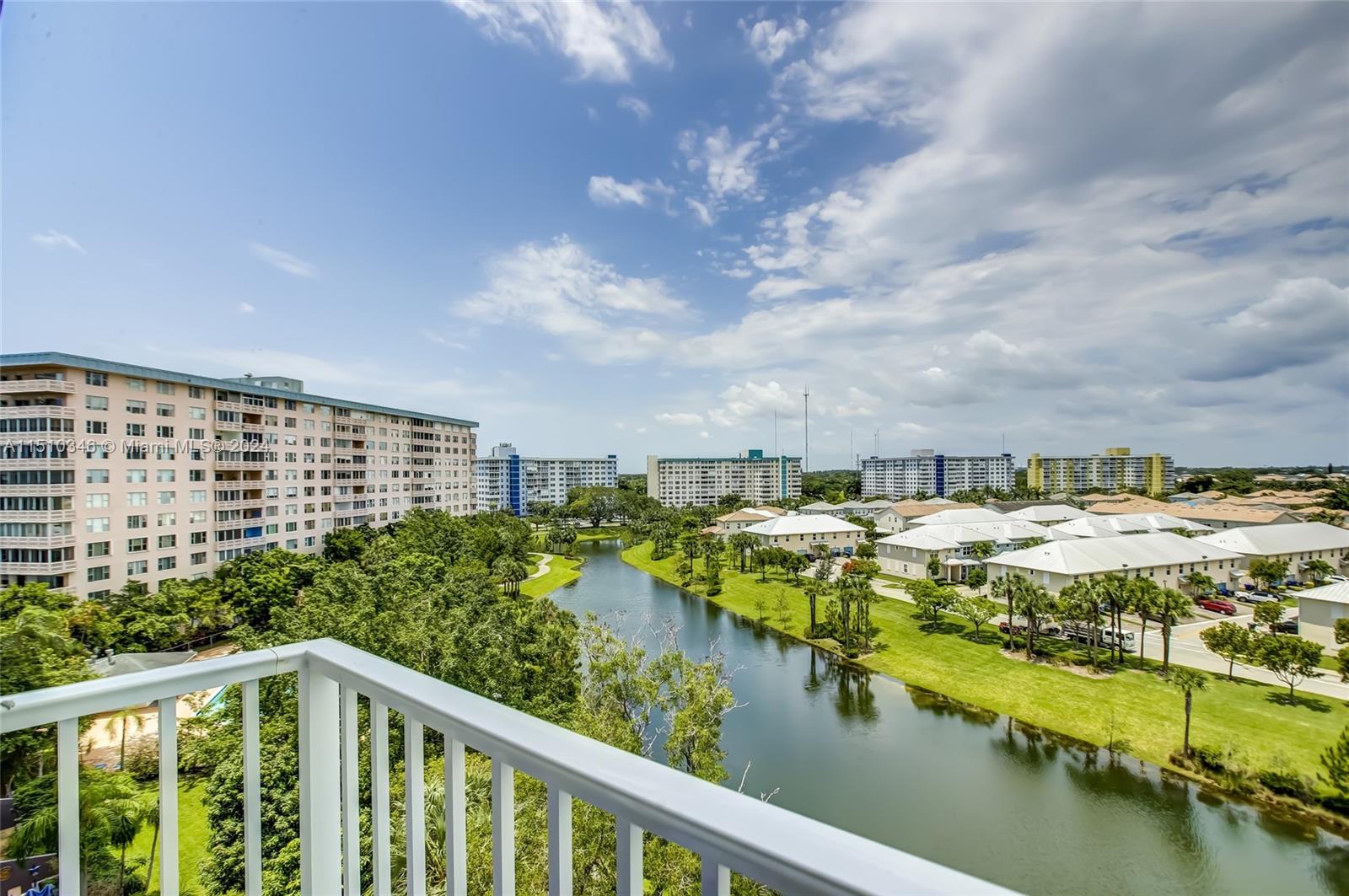 3850 Washington St 812, Hollywood, Florida 33021, 2 Bedrooms Bedrooms, ,2 BathroomsBathrooms,Residential,For Sale,3850 Washington St 812,A11510346