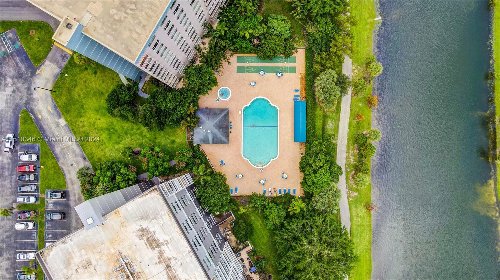 3850 Washington St 812, Hollywood, Florida 33021, 2 Bedrooms Bedrooms, ,2 BathroomsBathrooms,Residential,For Sale,3850 Washington St 812,A11510346