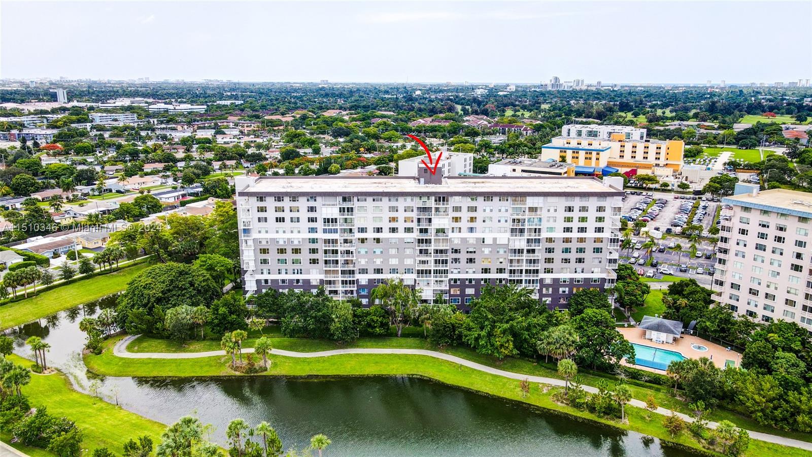 3850 Washington St 812, Hollywood, Florida 33021, 2 Bedrooms Bedrooms, ,2 BathroomsBathrooms,Residential,For Sale,3850 Washington St 812,A11510346