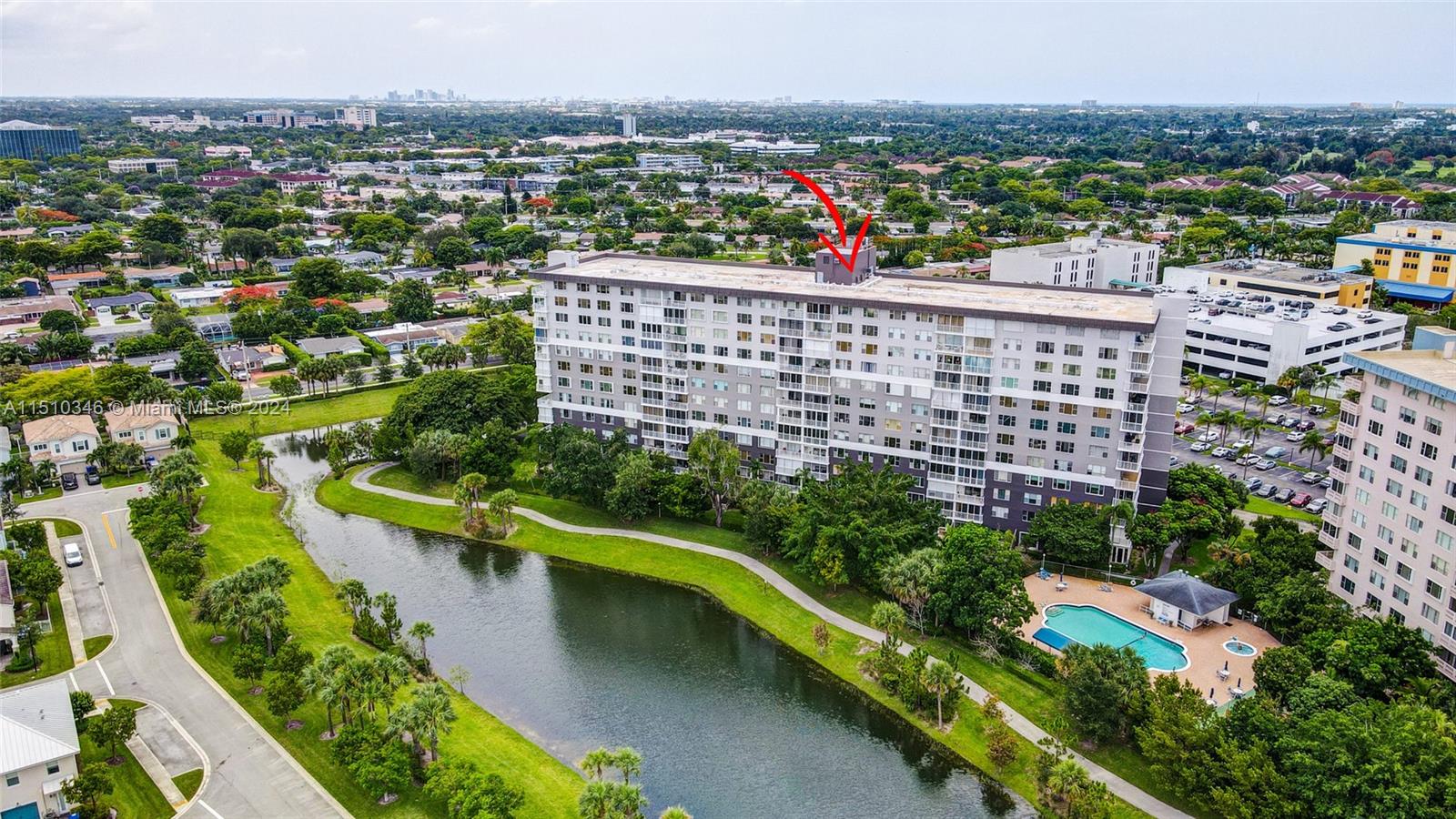 3850 Washington St 812, Hollywood, Florida 33021, 2 Bedrooms Bedrooms, ,2 BathroomsBathrooms,Residential,For Sale,3850 Washington St 812,A11510346