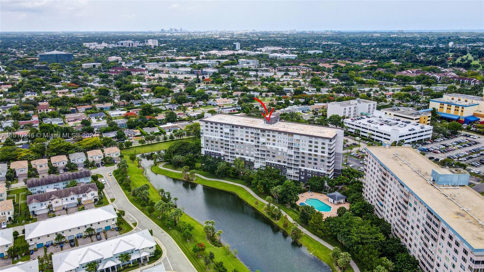 3850 Washington St 812, Hollywood, Florida 33021, 2 Bedrooms Bedrooms, ,2 BathroomsBathrooms,Residential,For Sale,3850 Washington St 812,A11510346