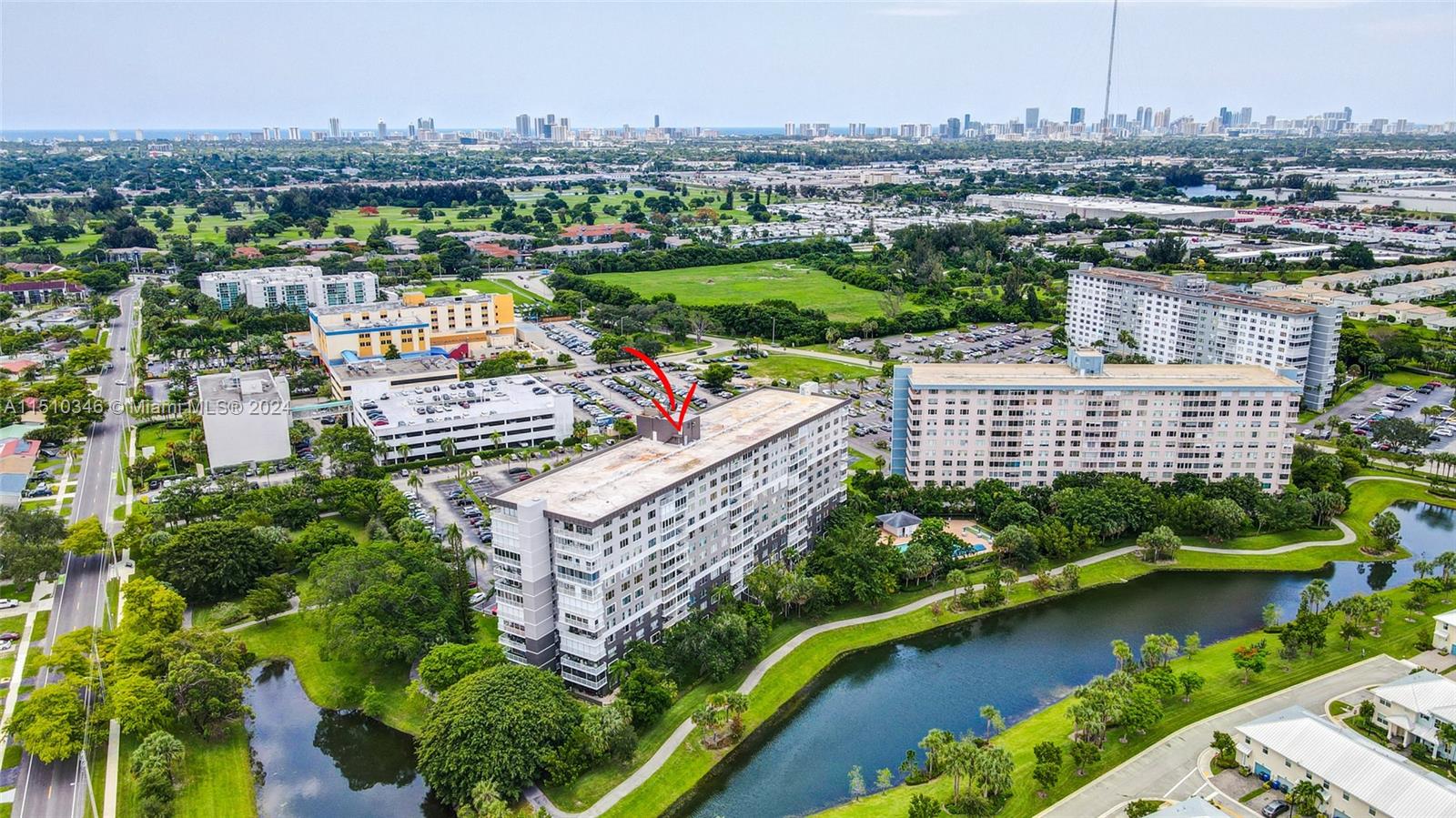 3850 Washington St 812, Hollywood, Florida 33021, 2 Bedrooms Bedrooms, ,2 BathroomsBathrooms,Residential,For Sale,3850 Washington St 812,A11510346