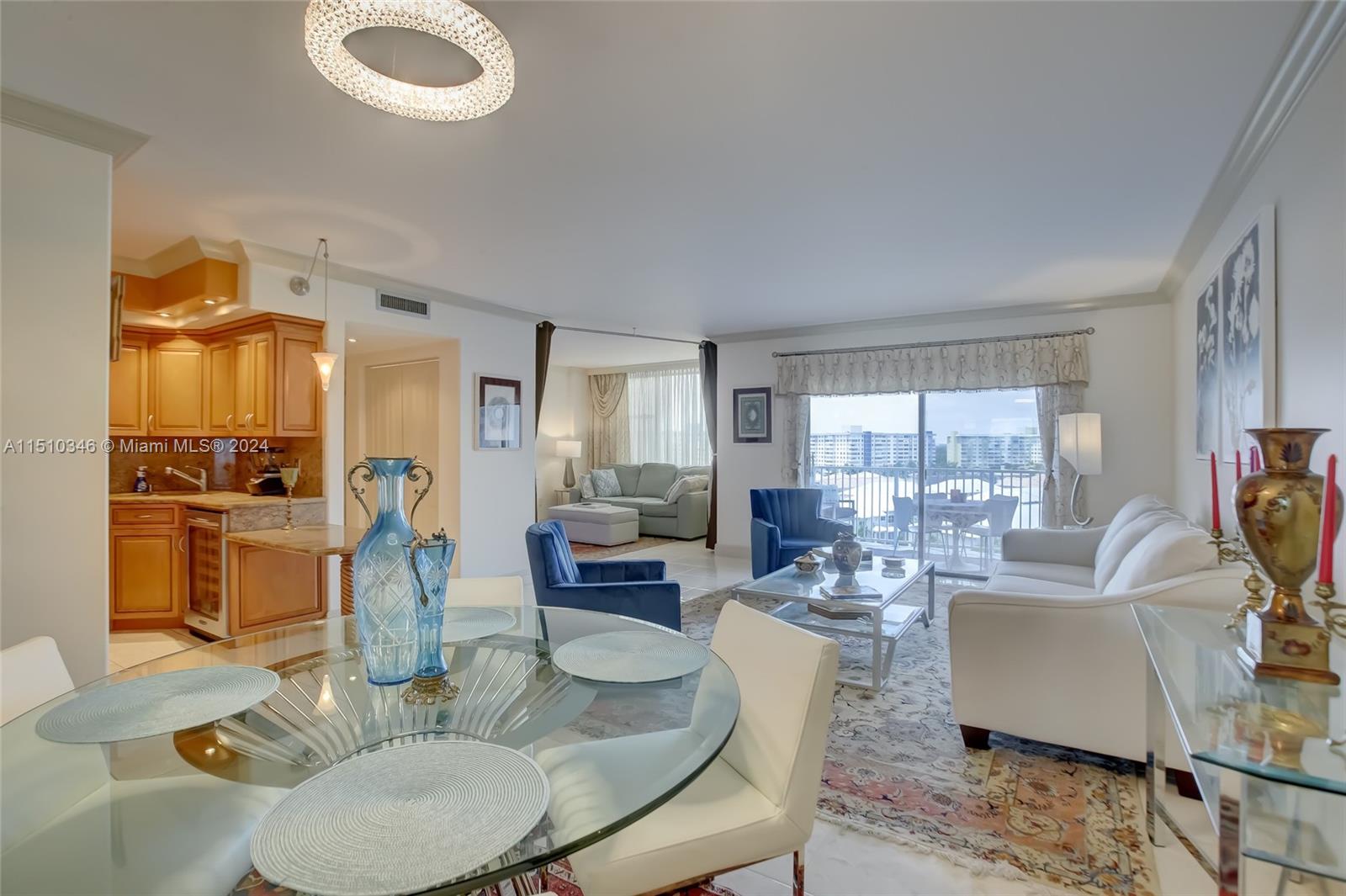 3850 Washington St 812, Hollywood, Florida 33021, 2 Bedrooms Bedrooms, ,2 BathroomsBathrooms,Residential,For Sale,3850 Washington St 812,A11510346