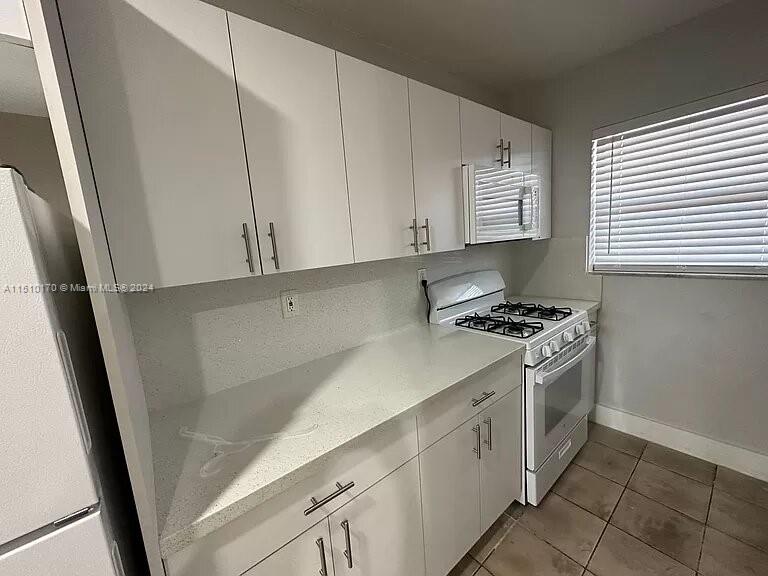 4655 Palm Ave 326, Hialeah, Florida 33012, 2 Bedrooms Bedrooms, ,1 BathroomBathrooms,Residential,For Sale,4655 Palm Ave 326,A11510170