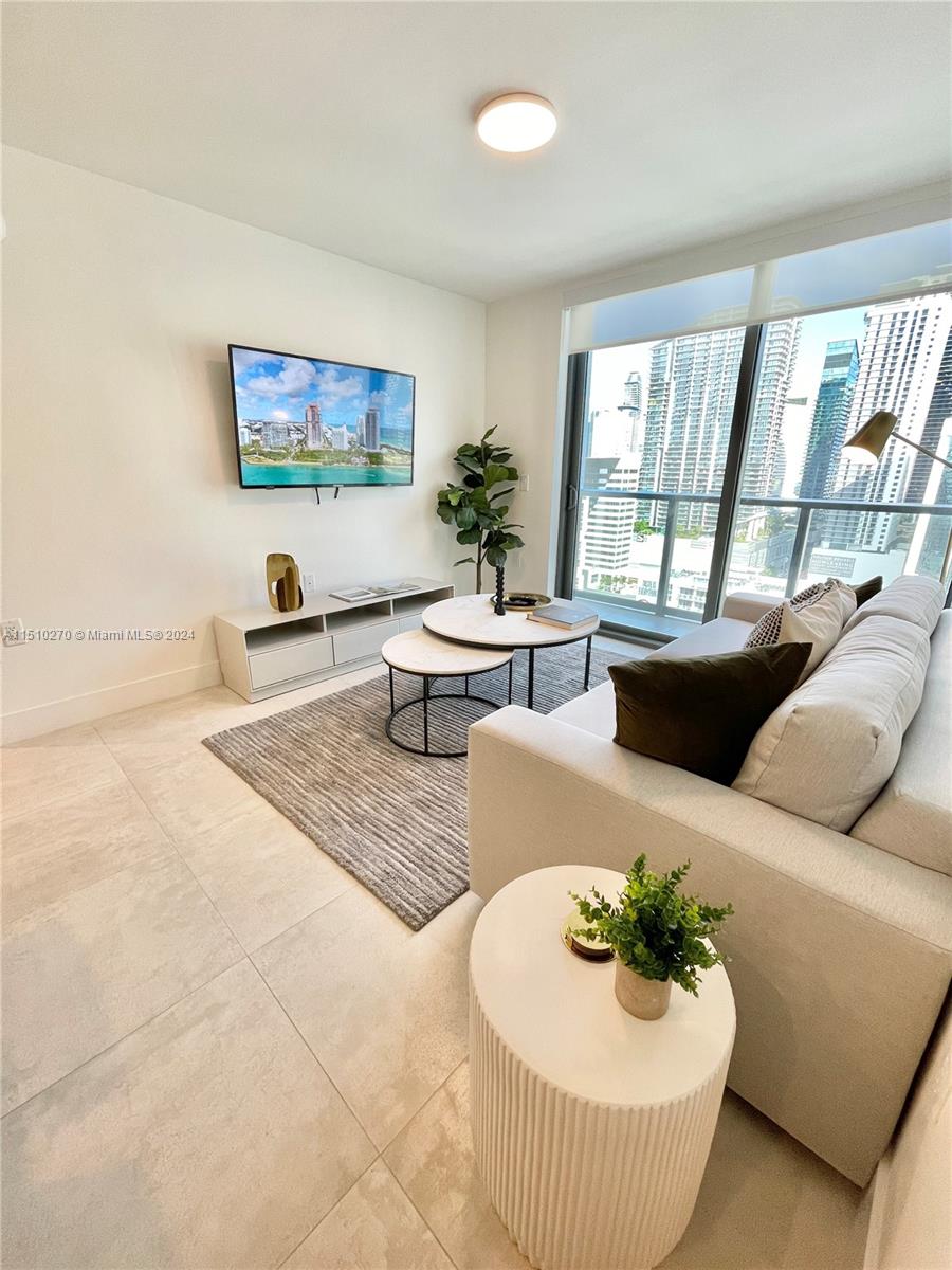 239 sw 9th st PH2304, Miami, Florida 33130, 2 Bedrooms Bedrooms, ,2 BathroomsBathrooms,Residentiallease,For Rent,239 sw 9th st PH2304,A11510270