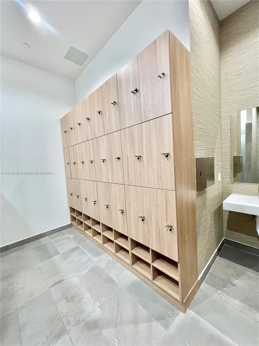239 sw 9th st PH2304, Miami, Florida 33130, 2 Bedrooms Bedrooms, ,2 BathroomsBathrooms,Residentiallease,For Rent,239 sw 9th st PH2304,A11510270