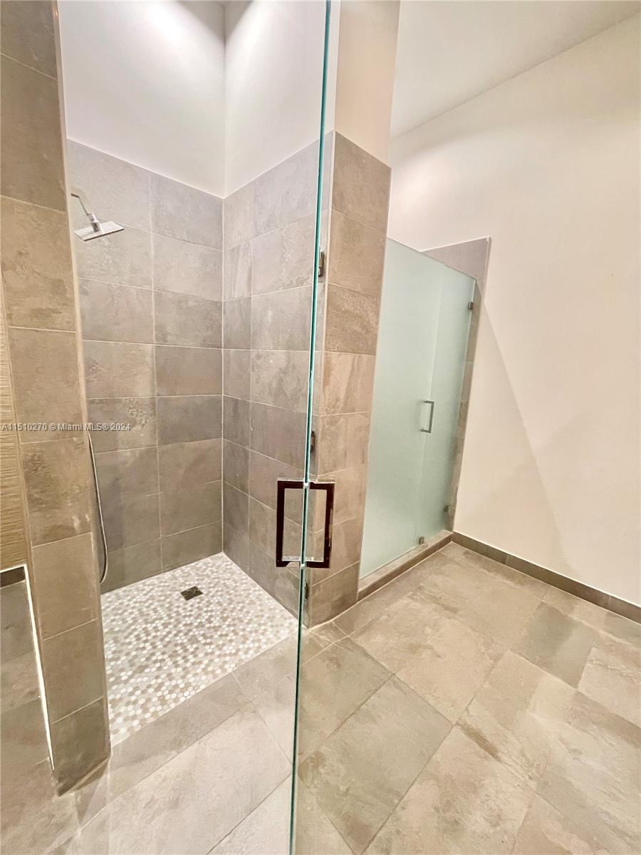 239 sw 9th st PH2304, Miami, Florida 33130, 2 Bedrooms Bedrooms, ,2 BathroomsBathrooms,Residentiallease,For Rent,239 sw 9th st PH2304,A11510270