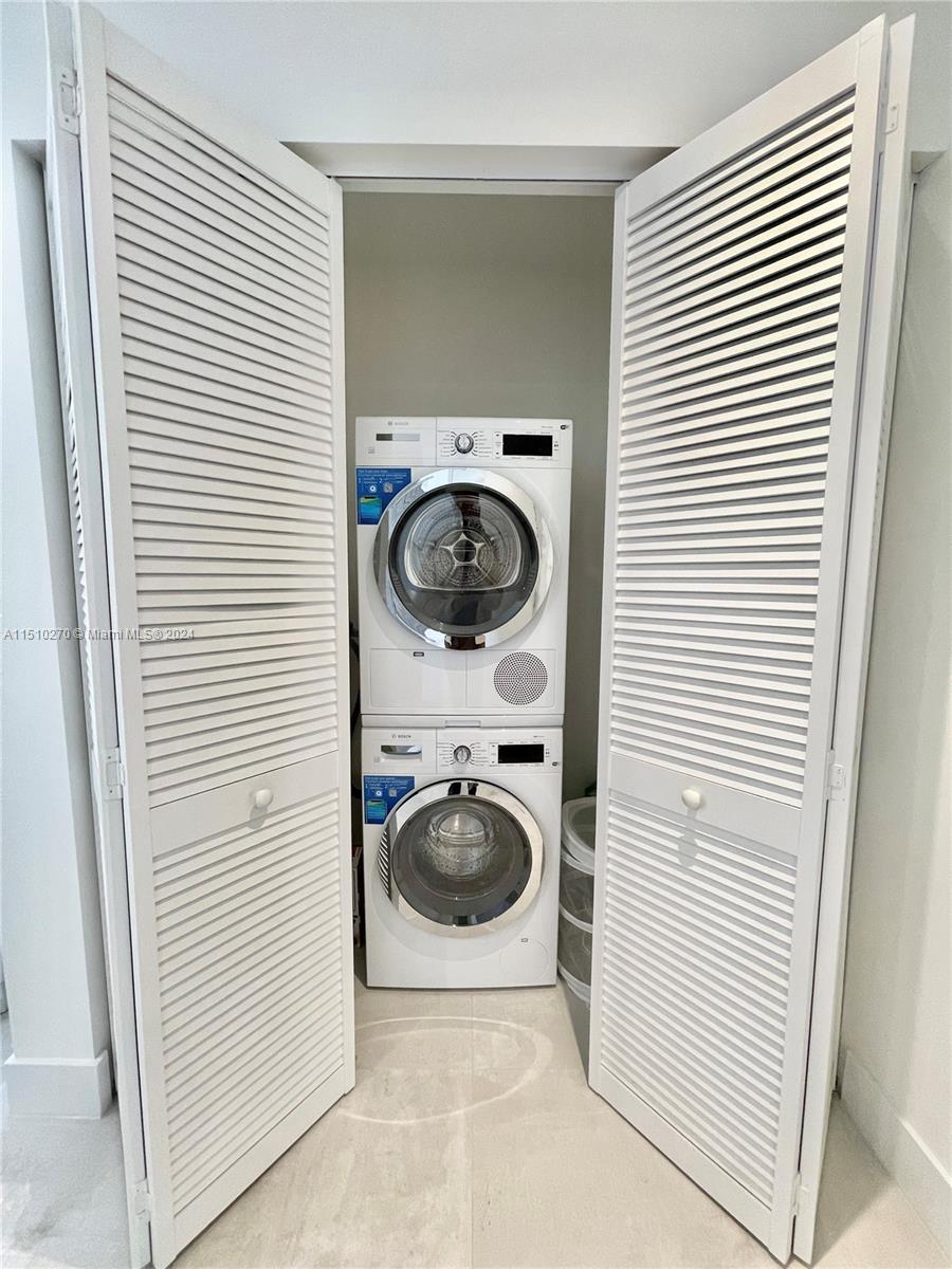 239 sw 9th st PH2304, Miami, Florida 33130, 2 Bedrooms Bedrooms, ,2 BathroomsBathrooms,Residentiallease,For Rent,239 sw 9th st PH2304,A11510270