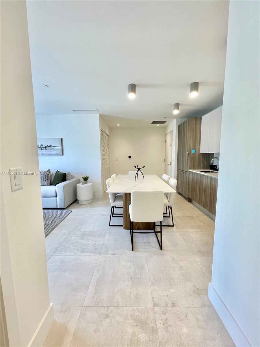 239 sw 9th st PH2304, Miami, Florida 33130, 2 Bedrooms Bedrooms, ,2 BathroomsBathrooms,Residentiallease,For Rent,239 sw 9th st PH2304,A11510270