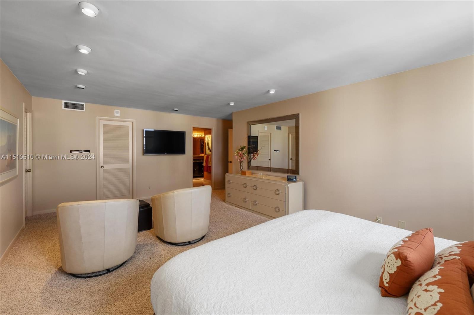 1920 S Ocean Dr 20D, Hallandale Beach, Florida 33009, 2 Bedrooms Bedrooms, ,2 BathroomsBathrooms,Residential,For Sale,1920 S Ocean Dr 20D,A11510510