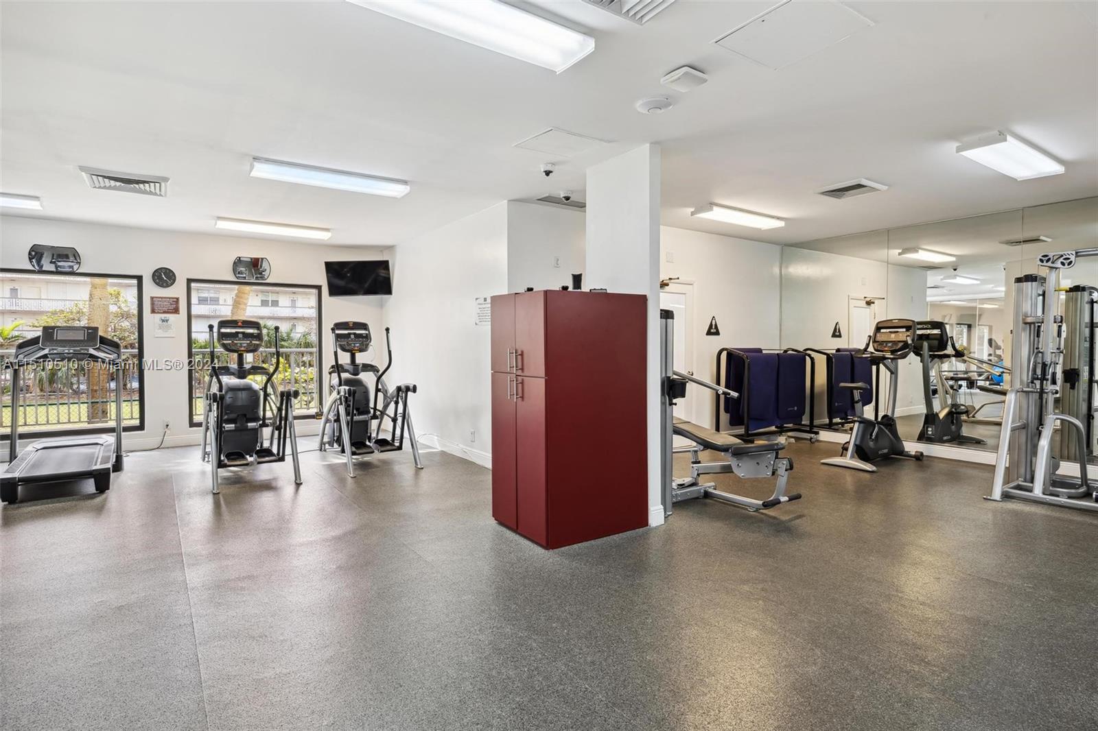 1920 S Ocean Dr 20D, Hallandale Beach, Florida 33009, 2 Bedrooms Bedrooms, ,2 BathroomsBathrooms,Residential,For Sale,1920 S Ocean Dr 20D,A11510510