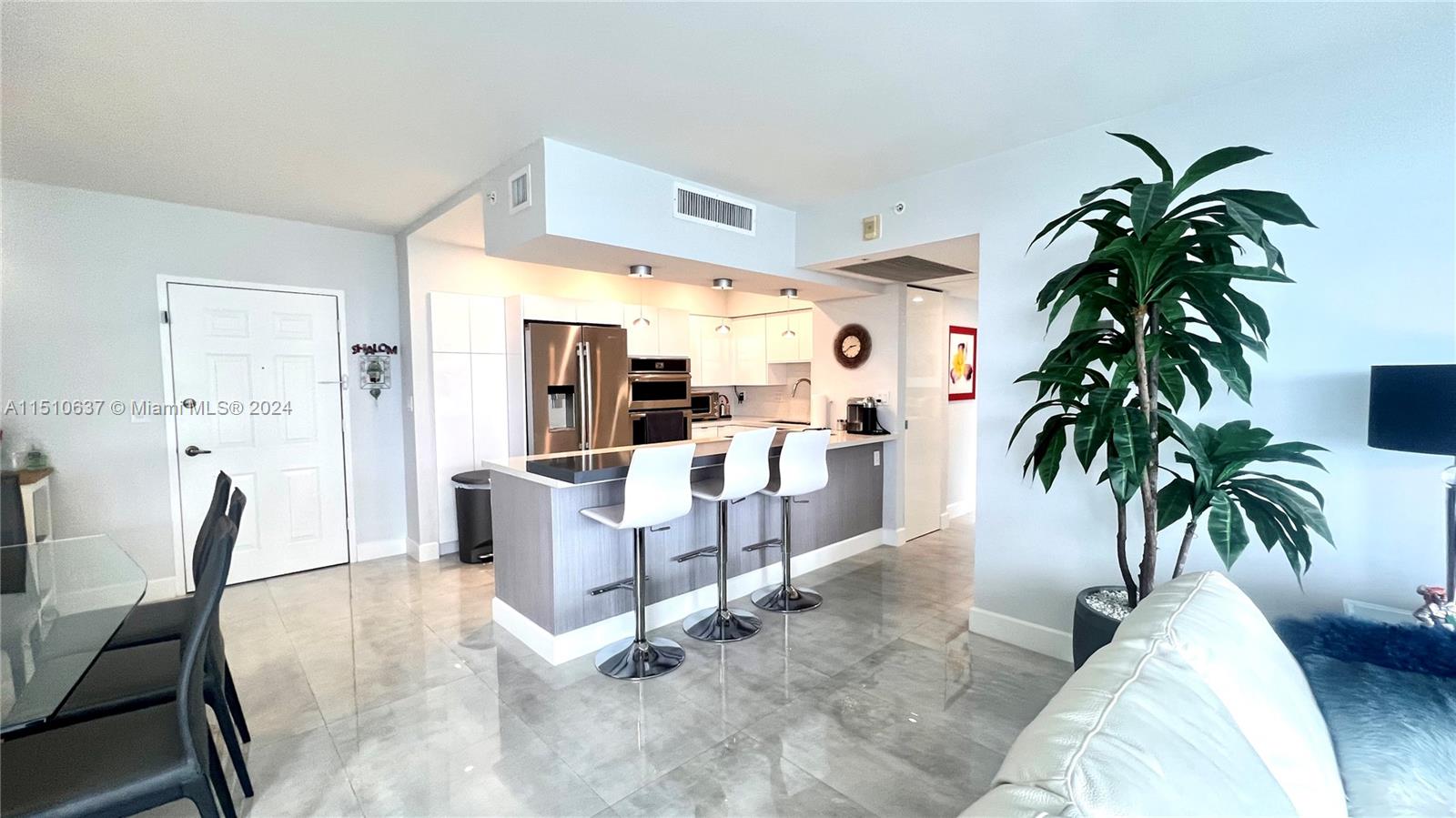 2501 S Ocean Dr 1235, Hollywood, Florida 33019, 2 Bedrooms Bedrooms, ,2 BathroomsBathrooms,Residentiallease,For Rent,2501 S Ocean Dr 1235,A11510637