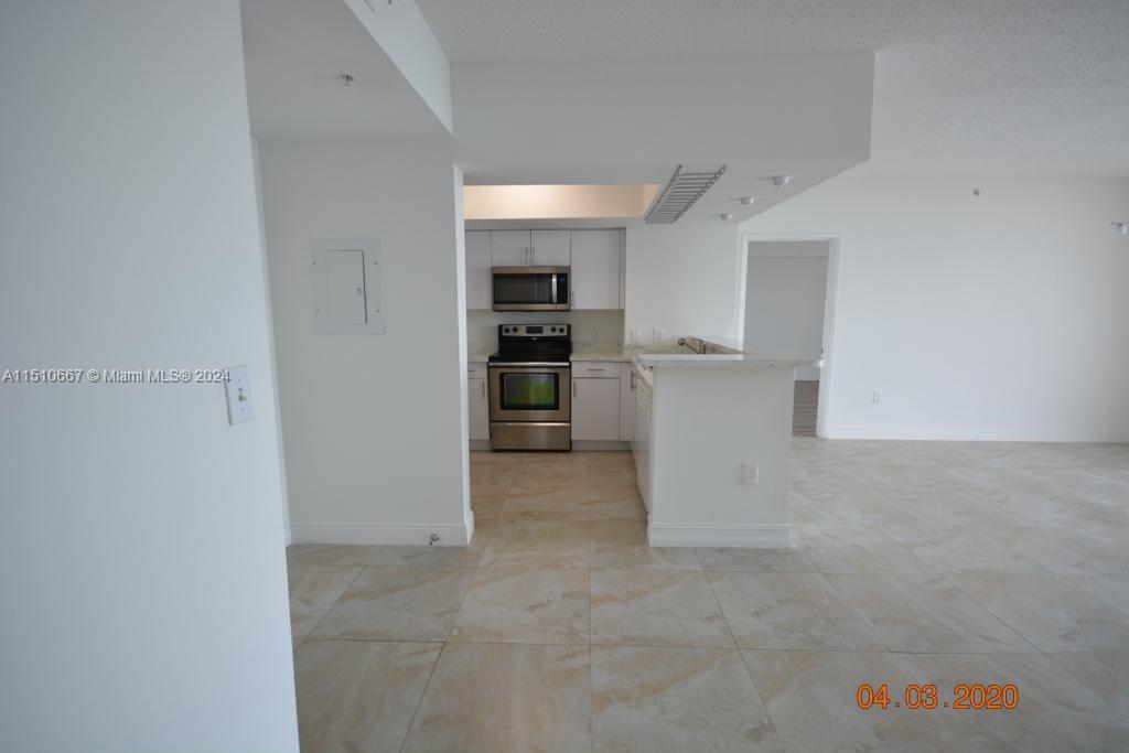 5077 NW 7th St TS2 (1702), Miami, Florida 33126, 3 Bedrooms Bedrooms, 6 Rooms Rooms,2 BathroomsBathrooms,Residential,For Sale,5077 NW 7th St TS2 (1702),A11510667