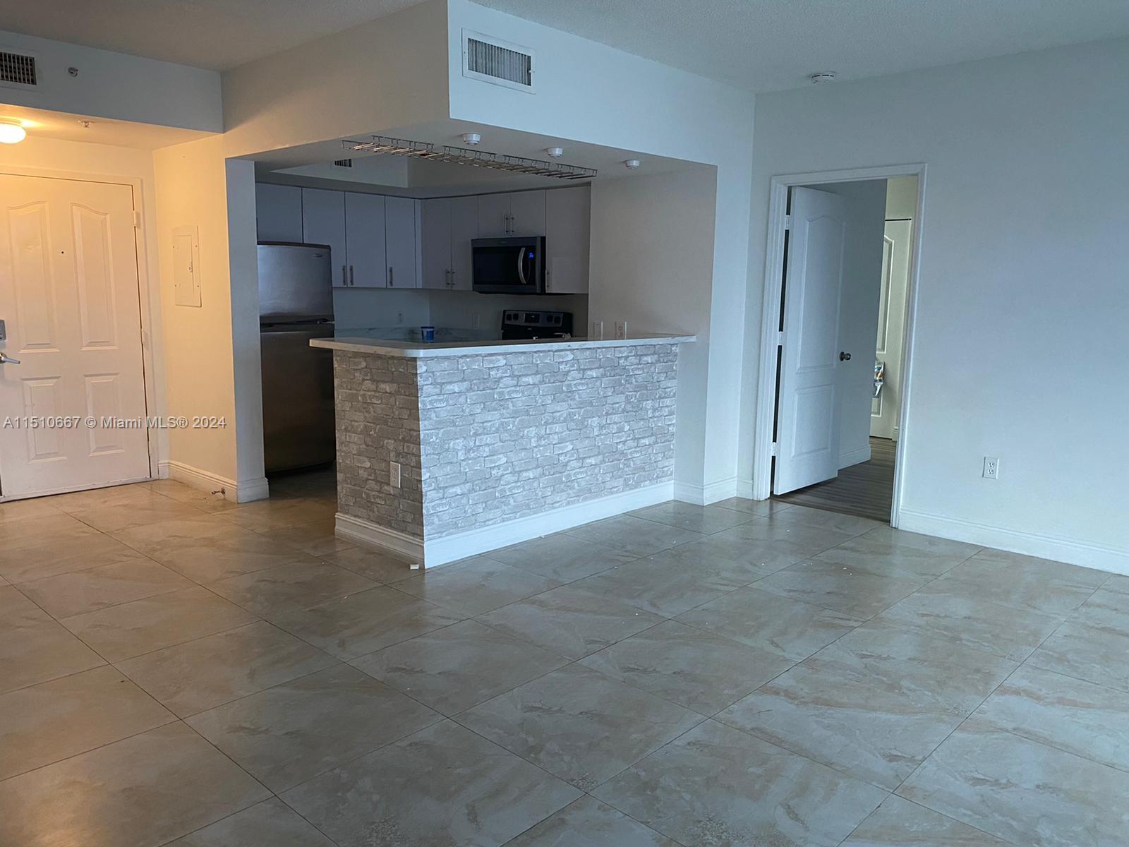 5077 NW 7th St TS2 (1702), Miami, Florida 33126, 3 Bedrooms Bedrooms, 6 Rooms Rooms,2 BathroomsBathrooms,Residential,For Sale,5077 NW 7th St TS2 (1702),A11510667