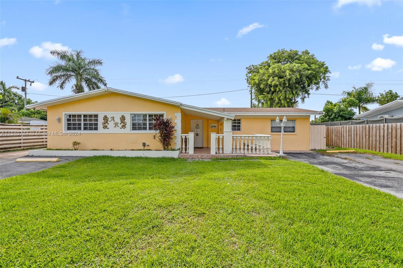 18780 Lenaire Dr, Cutler Bay, Florida 33157, 3 Bedrooms Bedrooms, ,3 BathroomsBathrooms,Residential,For Sale,18780 Lenaire Dr,A11510744