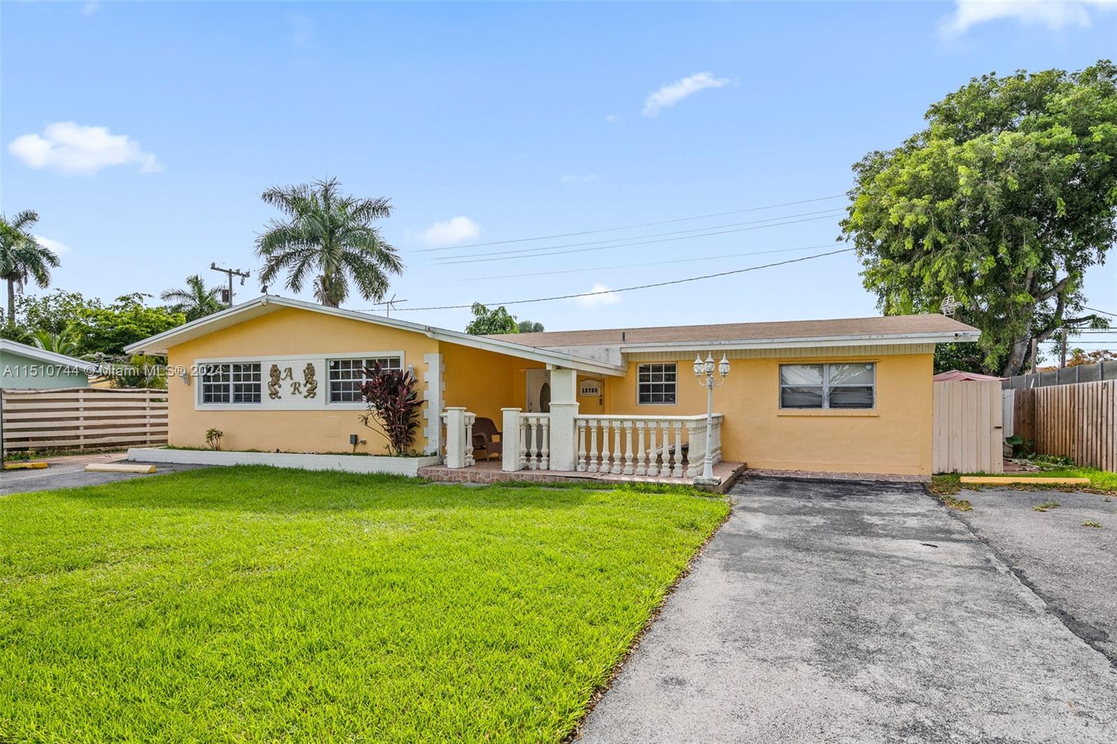 18780 Lenaire Dr, Cutler Bay, Florida 33157, 3 Bedrooms Bedrooms, ,3 BathroomsBathrooms,Residential,For Sale,18780 Lenaire Dr,A11510744