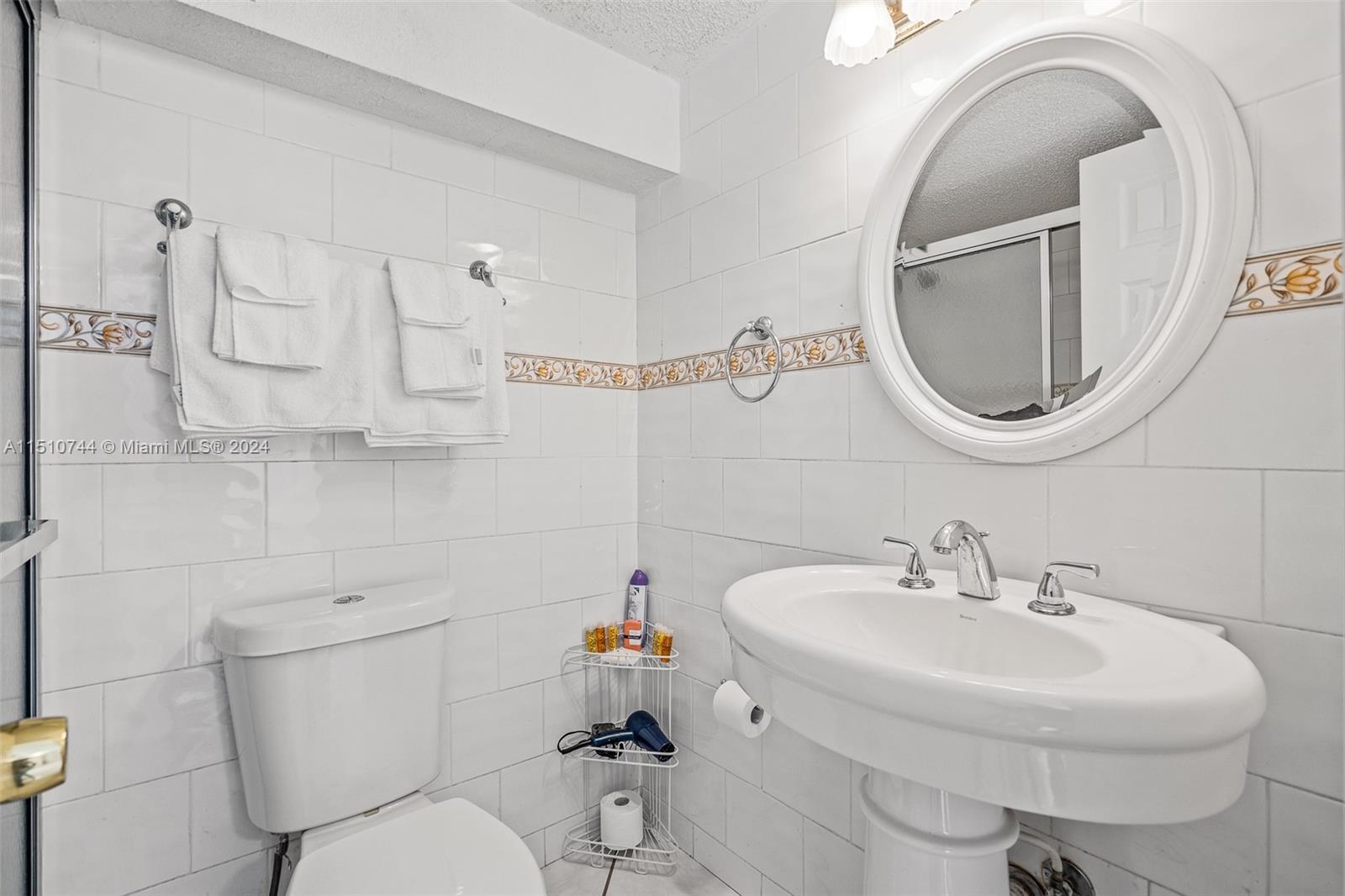 18780 Lenaire Dr, Cutler Bay, Florida 33157, 3 Bedrooms Bedrooms, ,3 BathroomsBathrooms,Residential,For Sale,18780 Lenaire Dr,A11510744