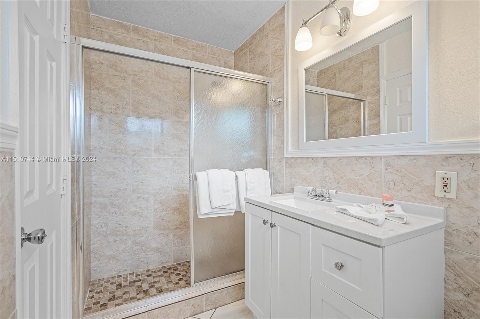 18780 Lenaire Dr, Cutler Bay, Florida 33157, 3 Bedrooms Bedrooms, ,3 BathroomsBathrooms,Residential,For Sale,18780 Lenaire Dr,A11510744