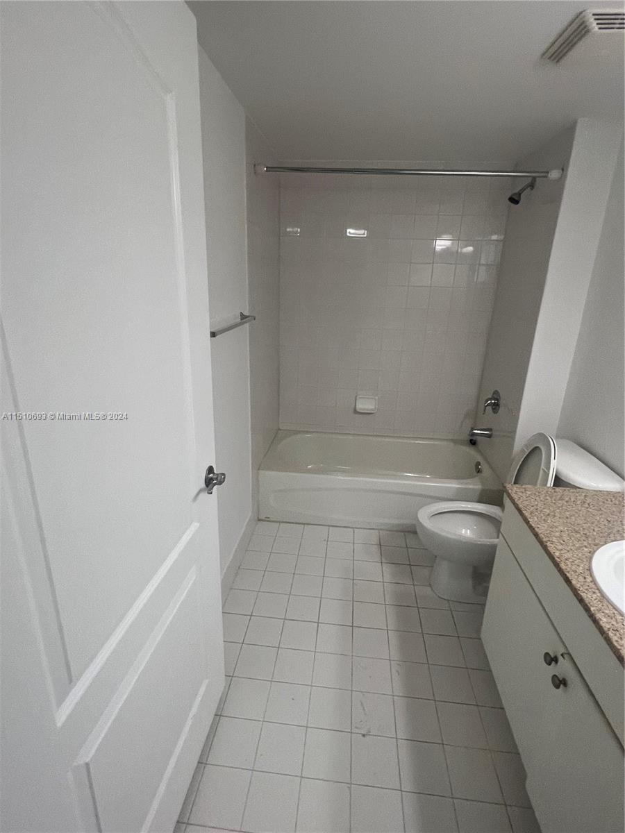117 NW 42nd Ave 1005, Miami, Florida 33126, 2 Bedrooms Bedrooms, ,2 BathroomsBathrooms,Residentiallease,For Rent,117 NW 42nd Ave 1005,A11510693