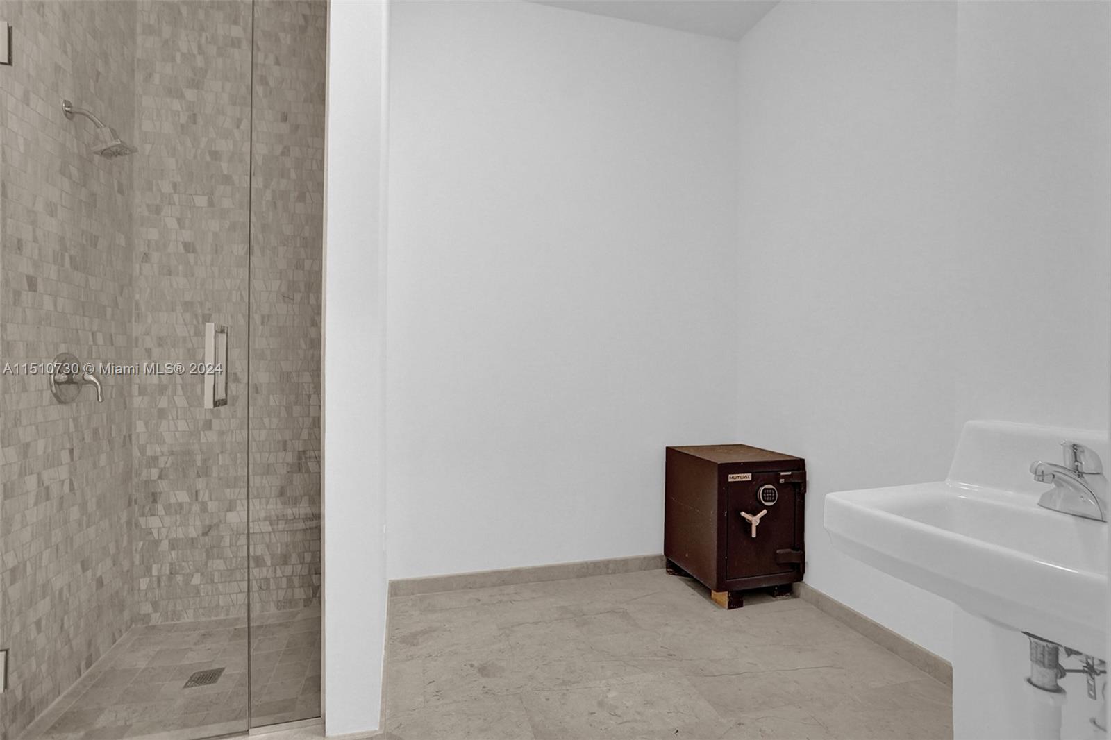 88 SW 7th St 4011, Miami, Florida 33130, 4 Bedrooms Bedrooms, ,4 BathroomsBathrooms,Residential,For Sale,88 SW 7th St 4011,A11510730